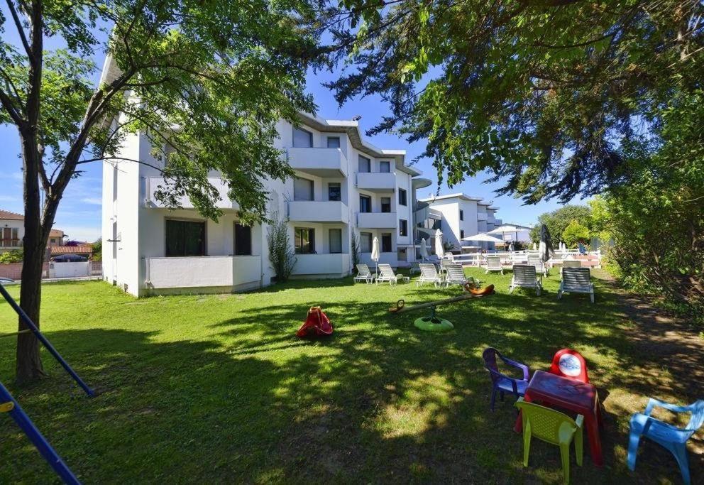 Residence Marina Di Cecina Kültér fotó